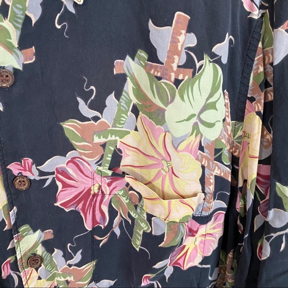 Reyn Spooner Lily Printed Button Up Short Sleeve - Picture 3 of 4